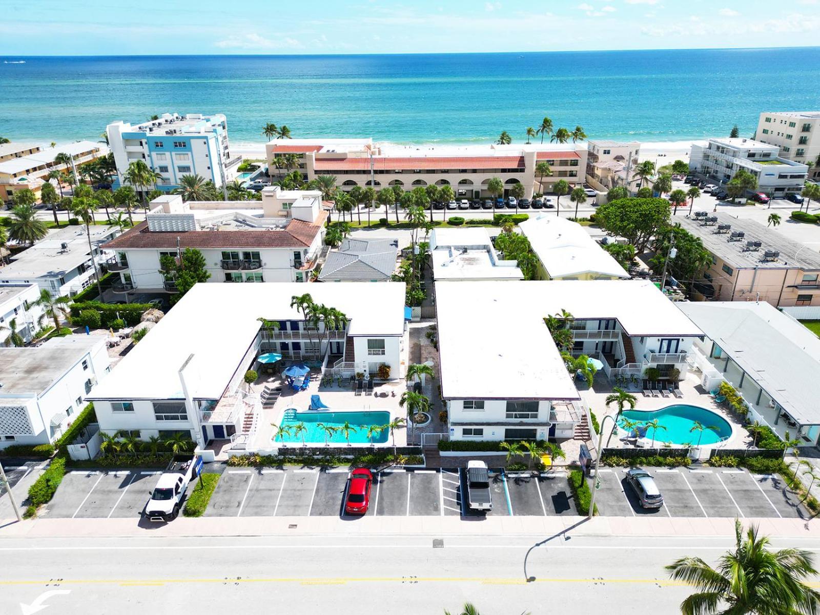 Hotel Blue Strawberry By The Sea Lauderdale-by-the-Sea Exteriér fotografie