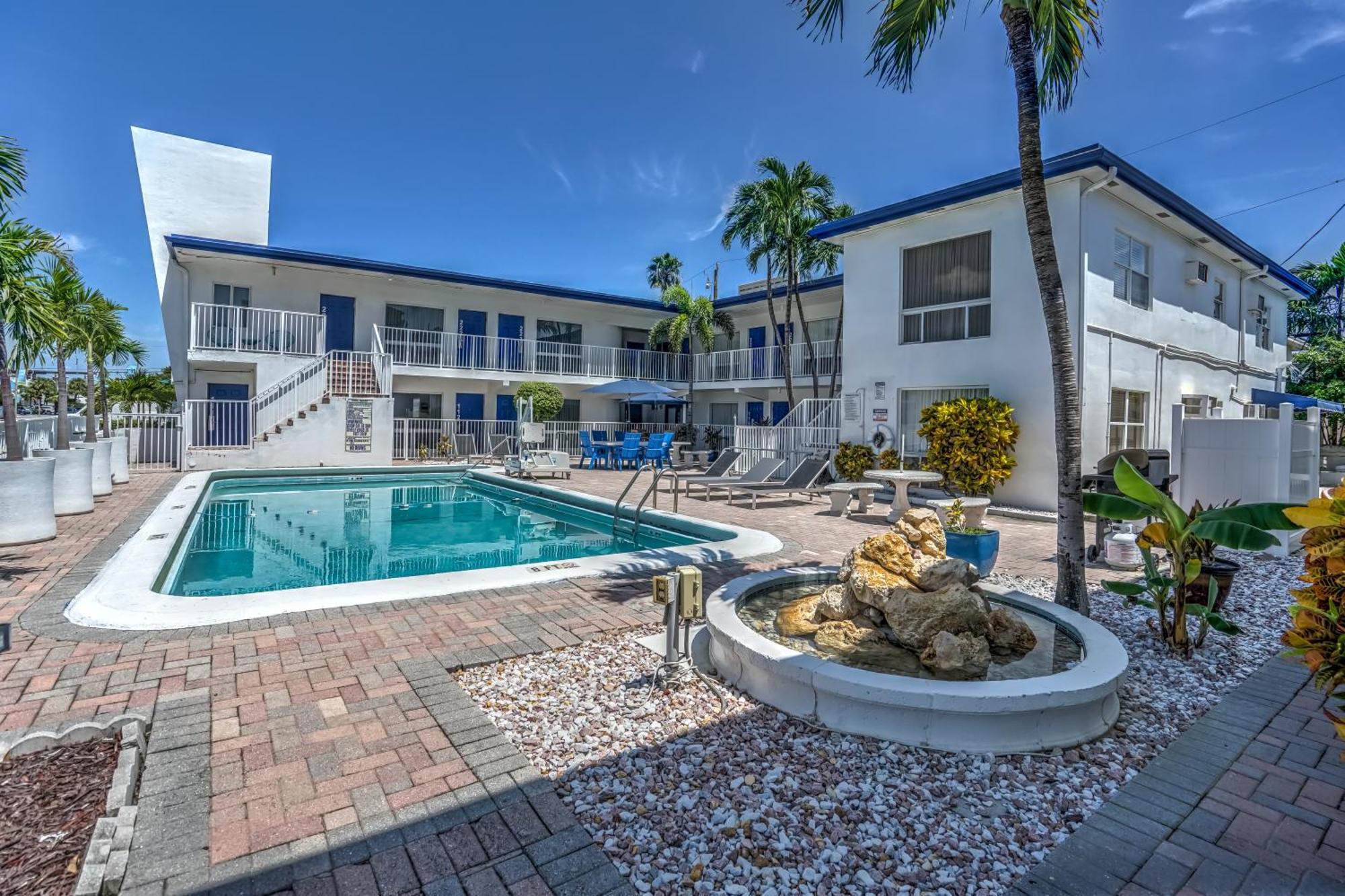 Hotel Blue Strawberry By The Sea Lauderdale-by-the-Sea Exteriér fotografie
