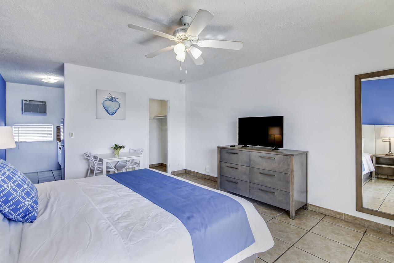 Hotel Blue Strawberry By The Sea Lauderdale-by-the-Sea Exteriér fotografie