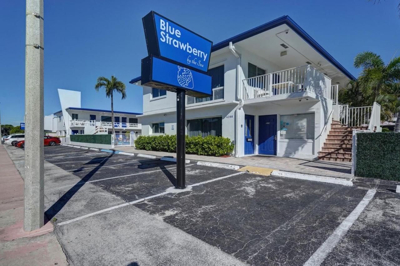 Hotel Blue Strawberry By The Sea Lauderdale-by-the-Sea Exteriér fotografie
