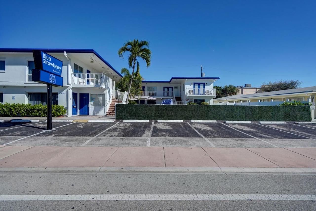Hotel Blue Strawberry By The Sea Lauderdale-by-the-Sea Exteriér fotografie